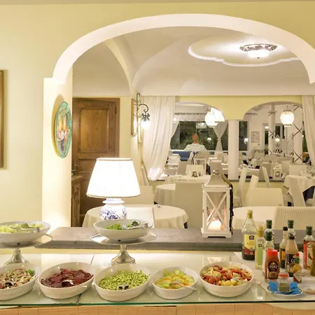 Tritone Resort&spa 4*