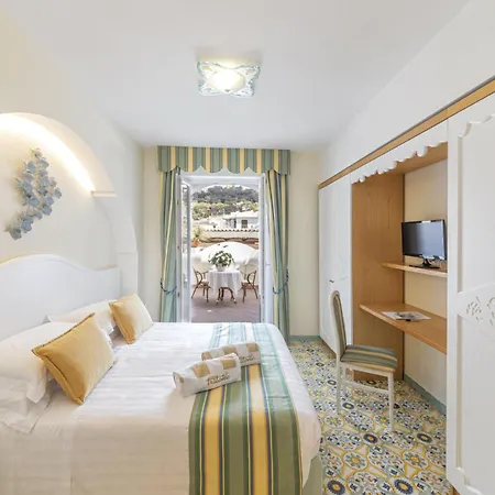 Tritone Resort&spa Hotel 4*