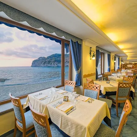 Tritone Resort&spa Hotel 4*