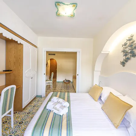 Tritone Resort&spa 4*