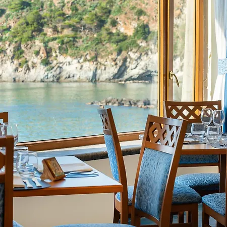 Terme Tritone & Forio (Isola d'Ischia)