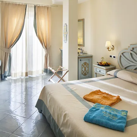 Terme Tritone & 4* Forio (Isola d'Ischia)