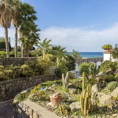 Tritone Resort&spa 4*