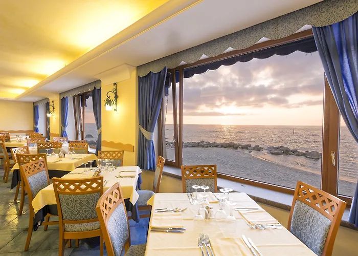 Terme Tritone & 4* Forio di Ischia