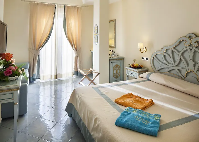 Terme Tritone & Forio di Ischia